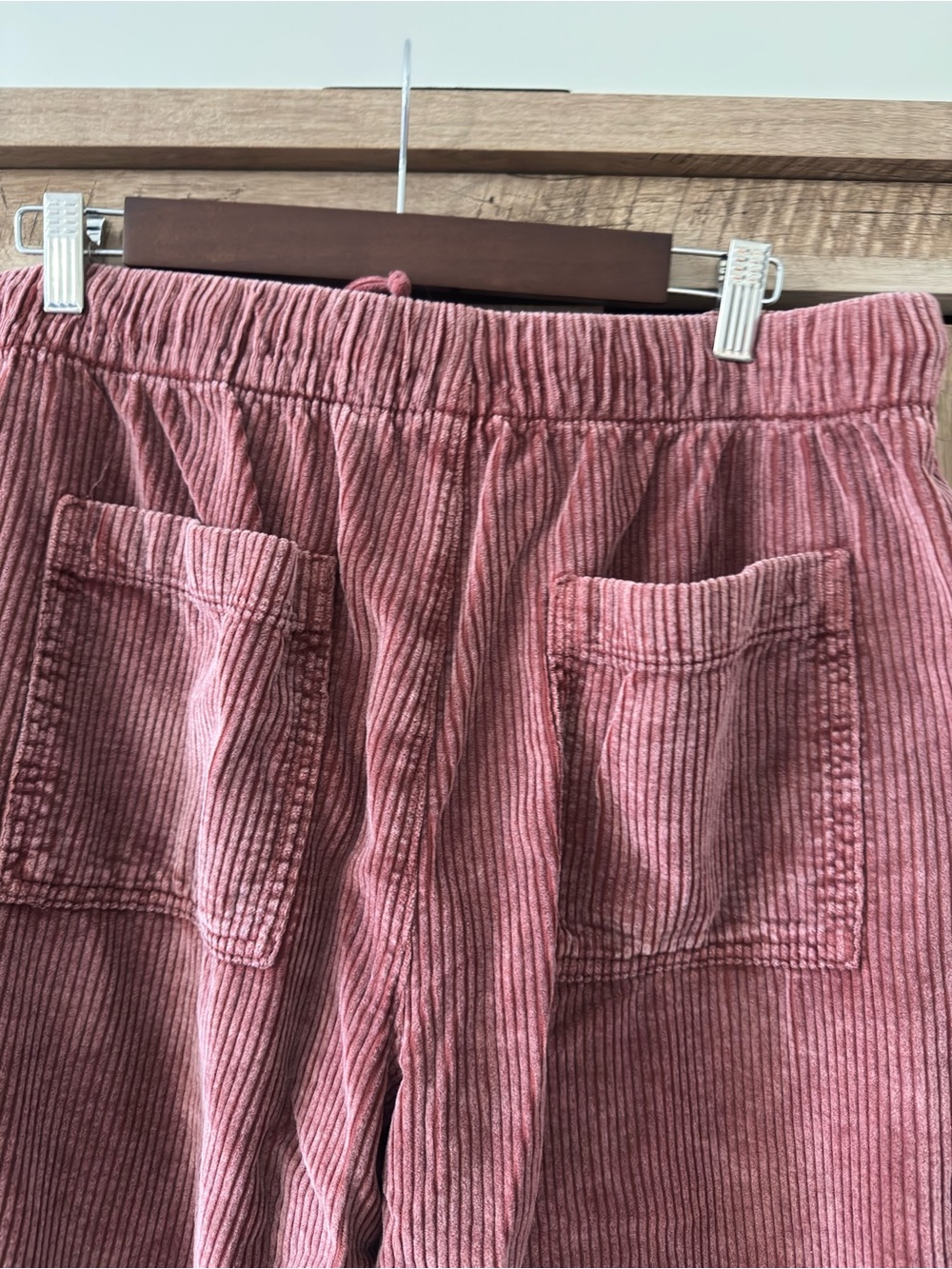 American Eagle Stretch Corduroy Low-Rise Baggy Wide-Leg Pant - Picture 6 of 8